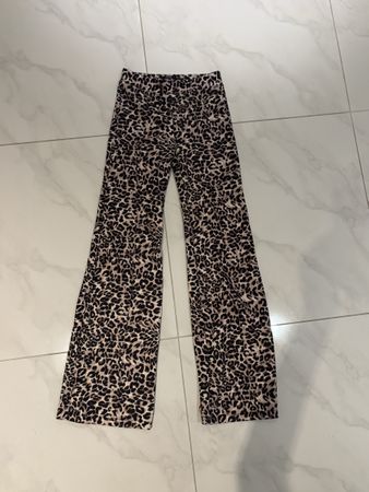 Bershka Hose Leo Print Grösse S neuwertig