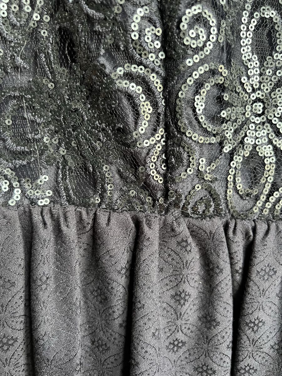 Nafnaf Vestiti: Elegantes Kleid von Naf Naf – Usato da Horgen venduto da mel_xz88 2