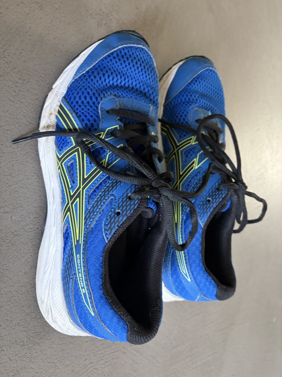 Asics Chaussures garçon: Turnschuhe Asics Kinder  – D'occasion à Sarmenstorf par LioWe 1