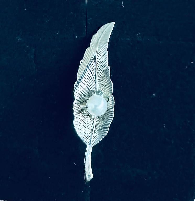 Broches & Aiguilles: Spilla a forma di piuma con perla – D'occasion à Massagno par whi_d5bd 2