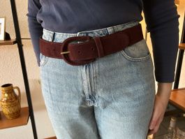 Trendiger Vintage Wildleder Guertel, bordeauxrot, Top!