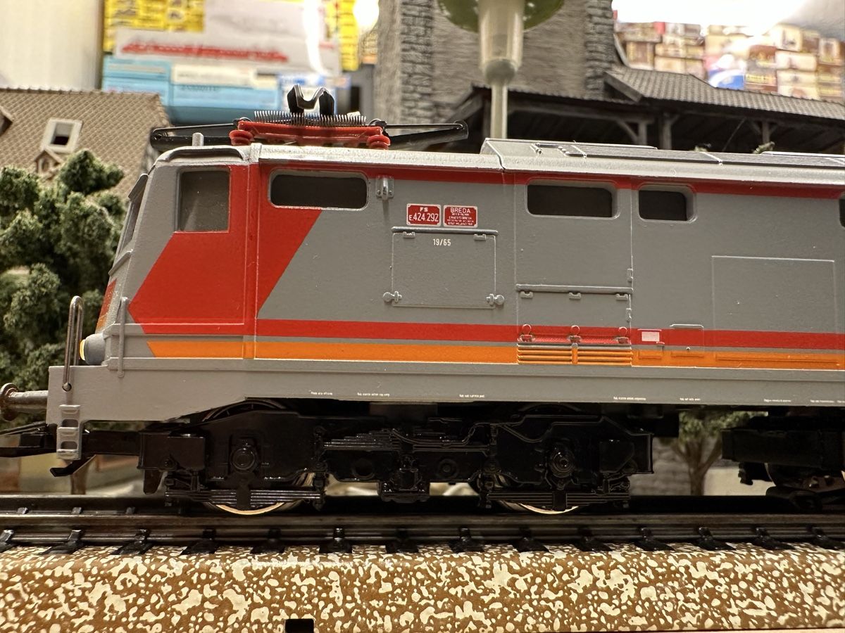 Märklin Modelleisenbahnen: Märklin 3162 FS BR E424 digital – Gebraucht aus Lupsingen von New-Haven 1