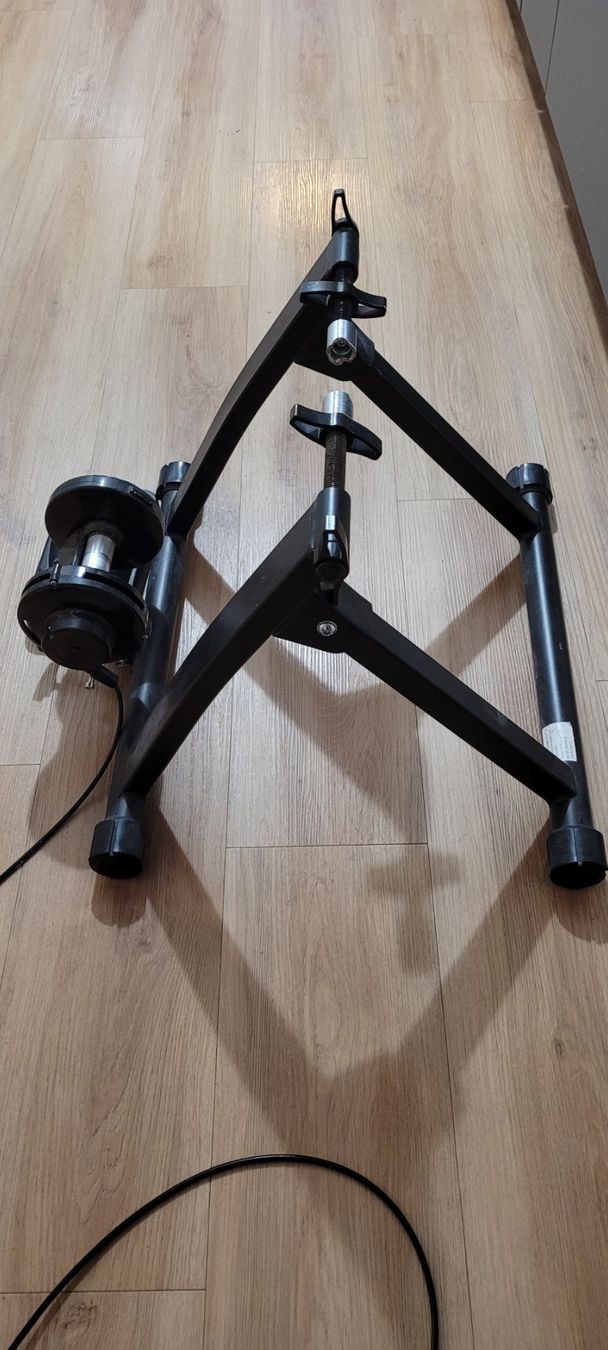 Hometrainer: Rollentrainer/Fahrradtrainer/klappbar – Usato da St. Gallen venduto da igo_k986 3