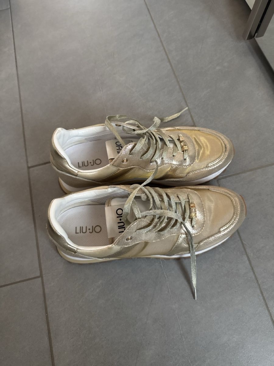Liu Jo Damenschuhe: Sneaker goldfarben LIU JO – Gebraucht aus Fürstenau von Du-01