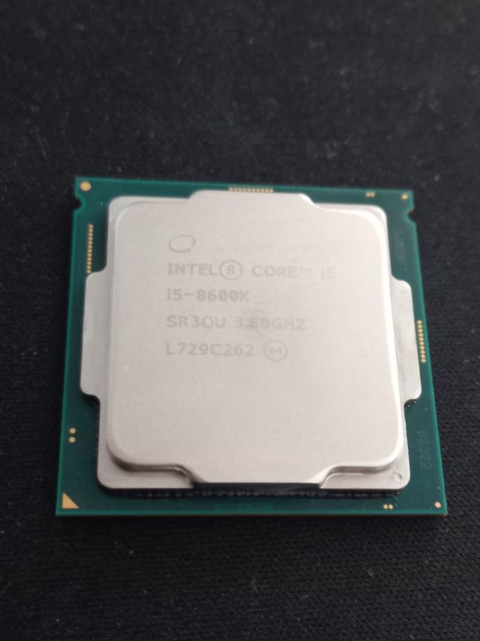 Intel Componenti elettronici: Intel Core i5 8600k – Usato da Binningen venduto da Douglas.Q 1