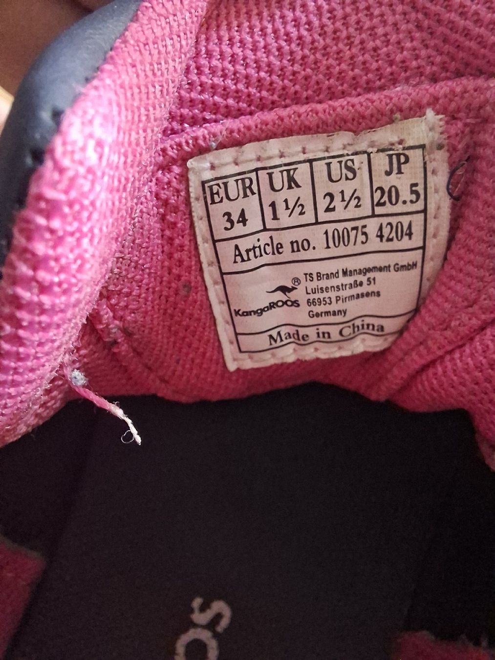 Schuhe für Mädchen: Turnschuhe / Hallenschuhe Grösse 34 – Gebraucht aus Staufen von suzykathmandu 3