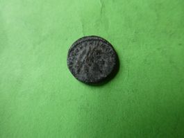 uralte Bronzemünze 14 mm     1.56 g