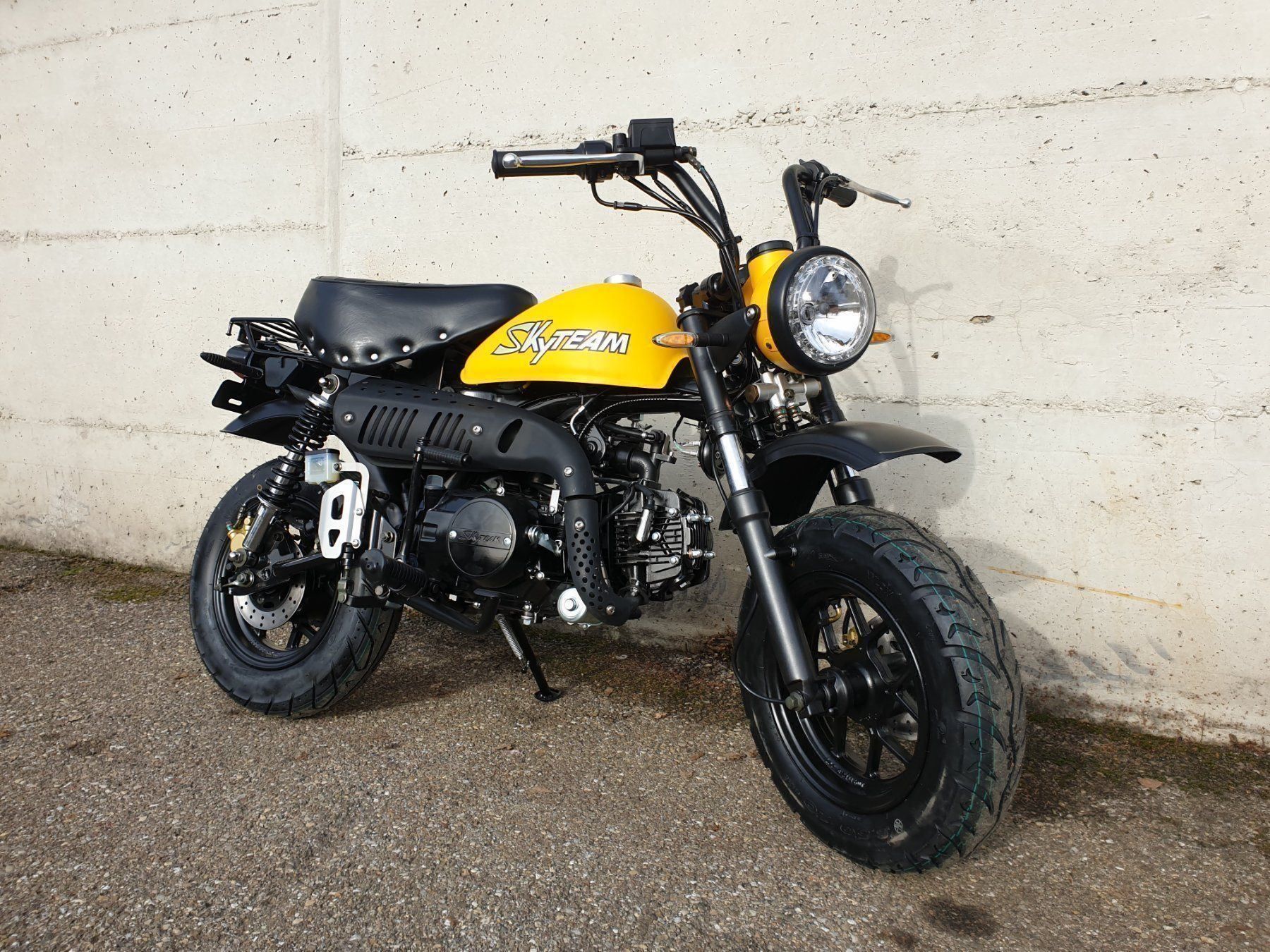 Skyteam Strada: Skyteam Skymini 125 EFI Monkey Bike – Nuovo e nell'imballaggio originale da Schleitheim venduto da ZieglerMotoRecycling