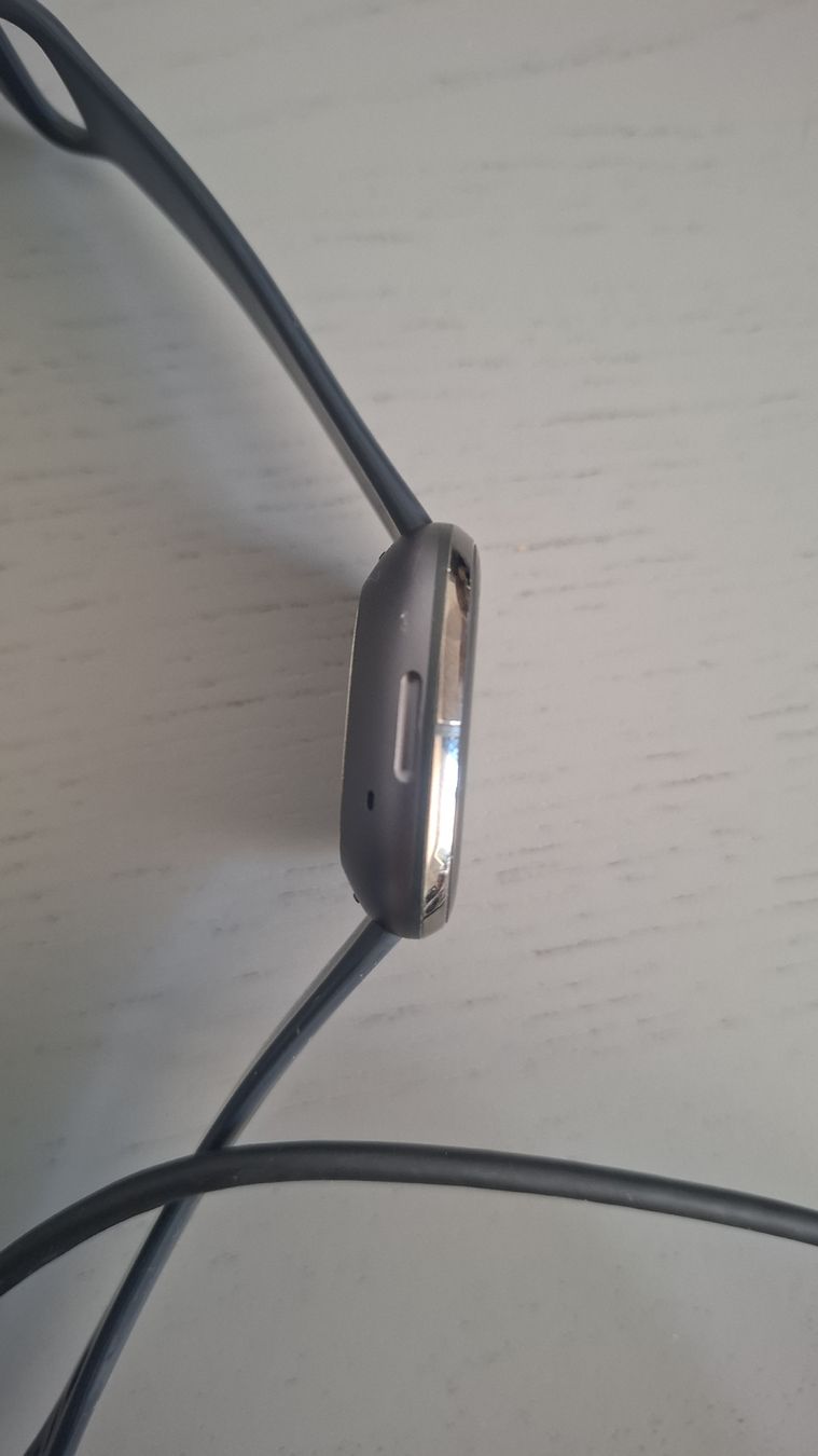 Fitbit Smartwatch: Fitbit Sense  – D'occasion à St-Légier-Chiésaz par dis_7gb7 2