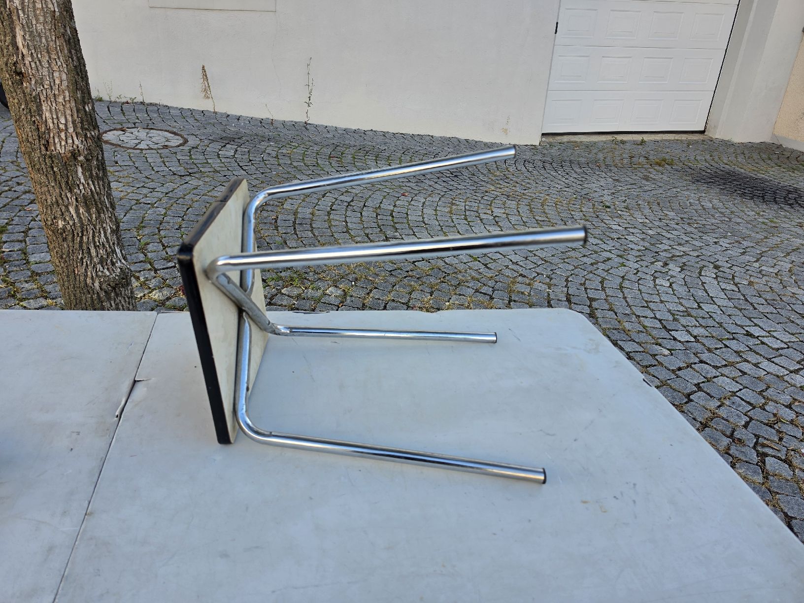 Sgabelli: hocker Metallgestell gebrauchter Zustand – Usato da Mettlen venduto da elios0888 9