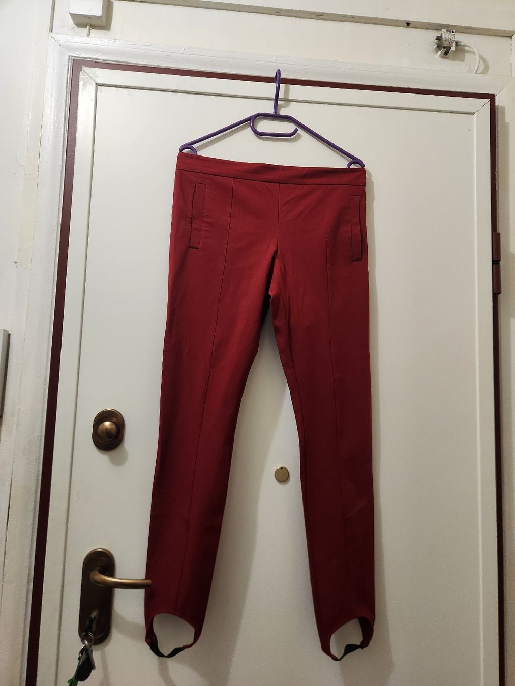 Cos Pantaloni: Pantalon Cos rouge taille 40 Streich  – Usato da Niedergösgen venduto da Eva2410