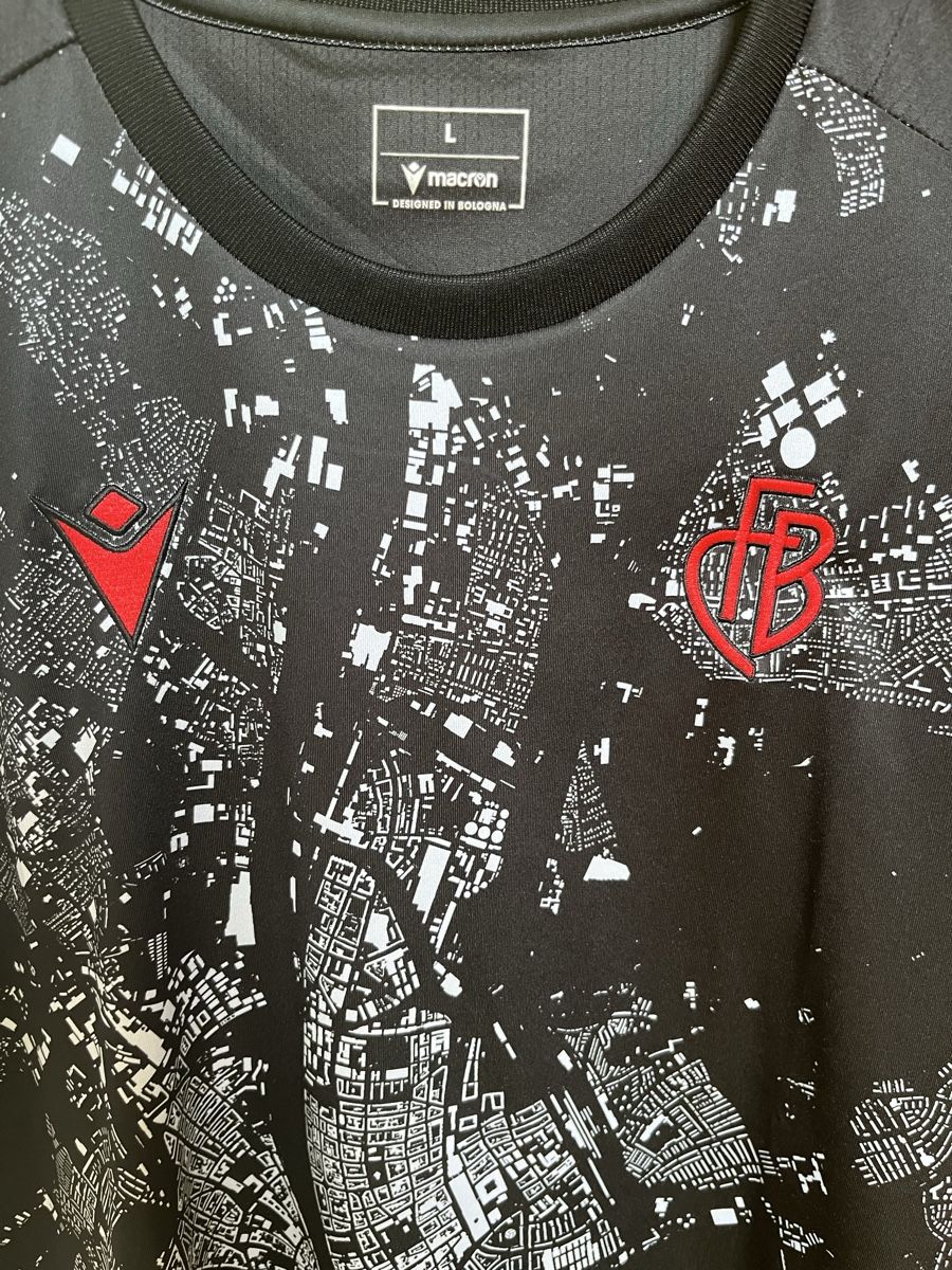 FC Bâle Maillots de corps & Pantalons: Basel Trikot  – D'occasion à Besenbüren par eri_j8j6 2
