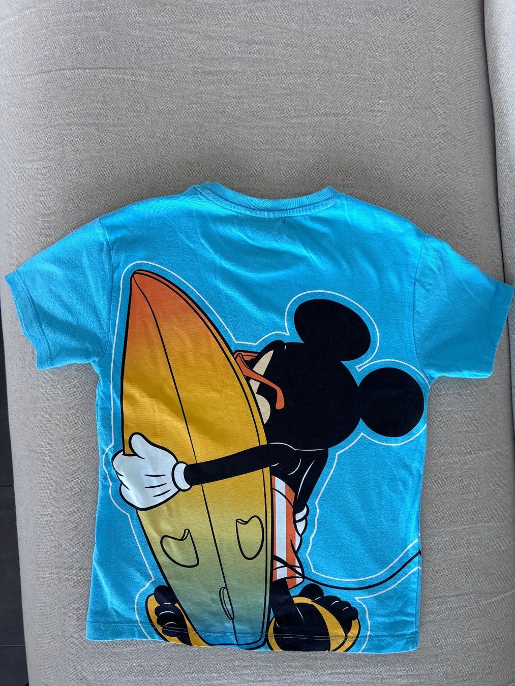 Camicie, T-shirt & Polo: Disney TShirt aus 100 % Baumwolle, Kinder Gr.122 – Usato da Oberägeri venduto da MariaLehman 1