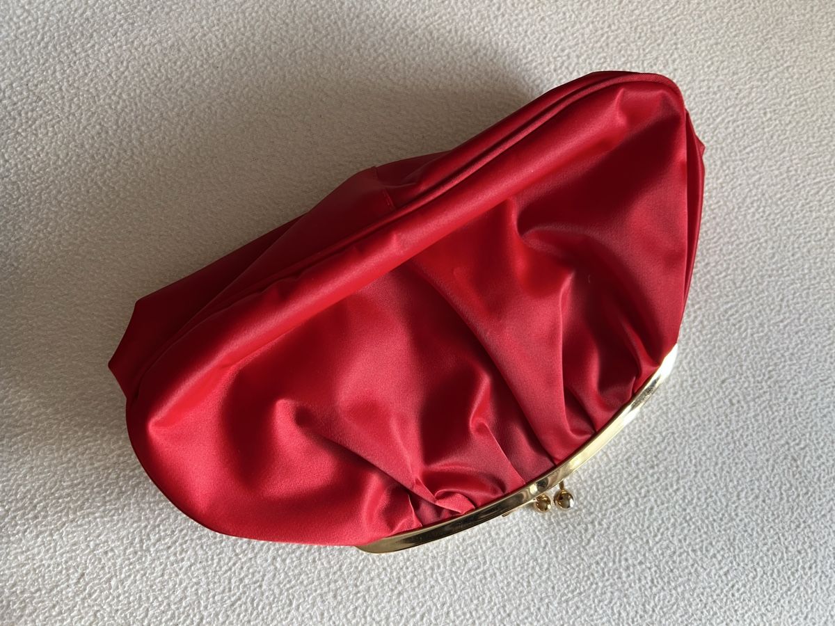 Taschen für Damen: Red Clutch – Gebraucht aus Zürich von dor_9l9g 1