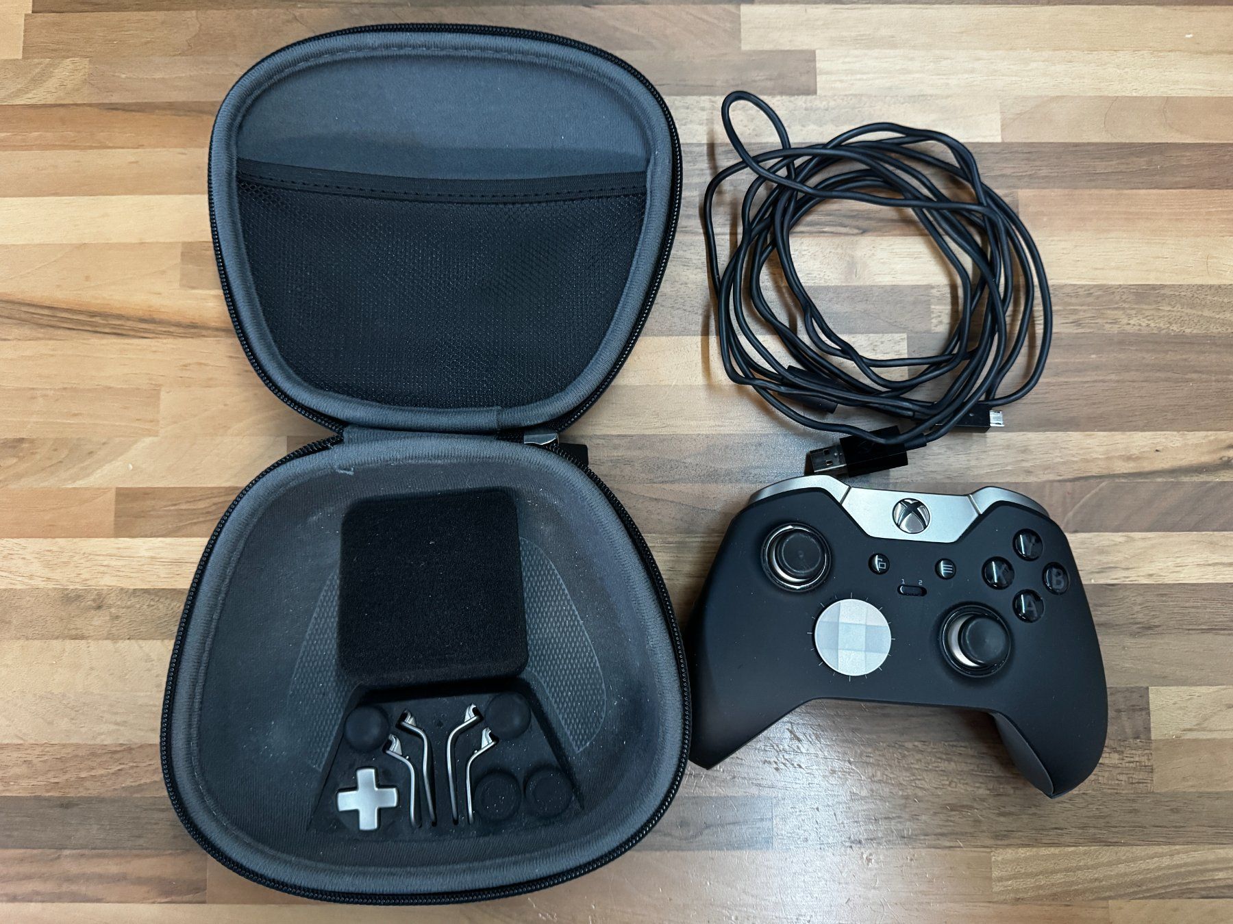 Microsoft Controller: Microsoft Elite Wireless Controller 1 – Usato da Glattfelden venduto da Dani_Tanner