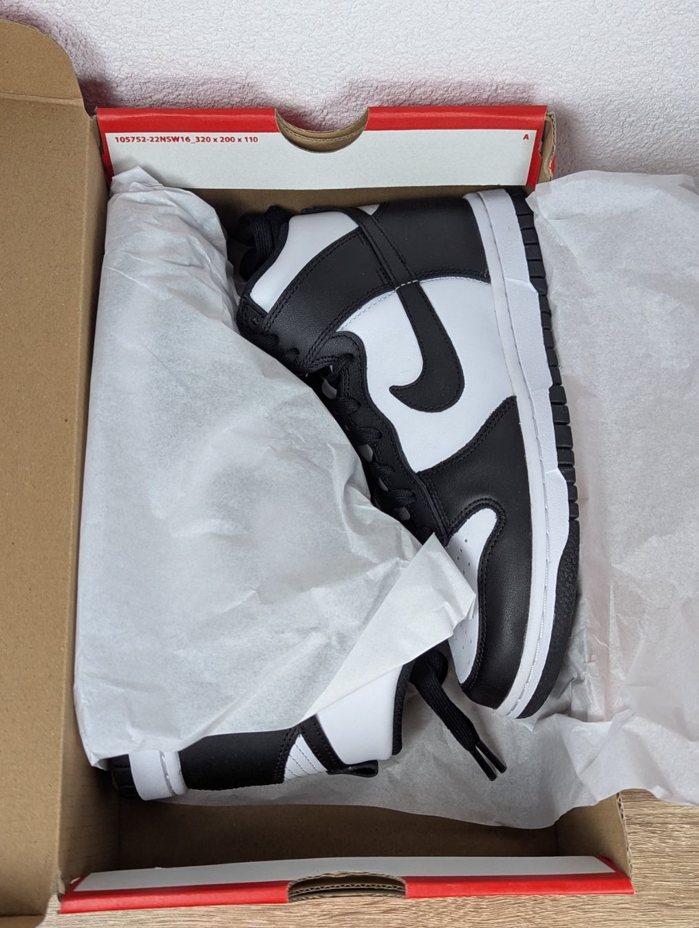 Nike Scarpe da donna: Nike Dunk High "Panda" - Neuves - Taille 38 – Nuovo e nell'imballaggio originale da Yvorne venduto da Bocchino_1291 2