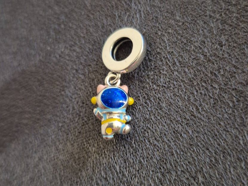 Ciondoli: Silber Charm Astronaut +Garantie – Nuovo (secondo la descrizione) da Rotkreuz venduto da Carbone_Bijou-Shop