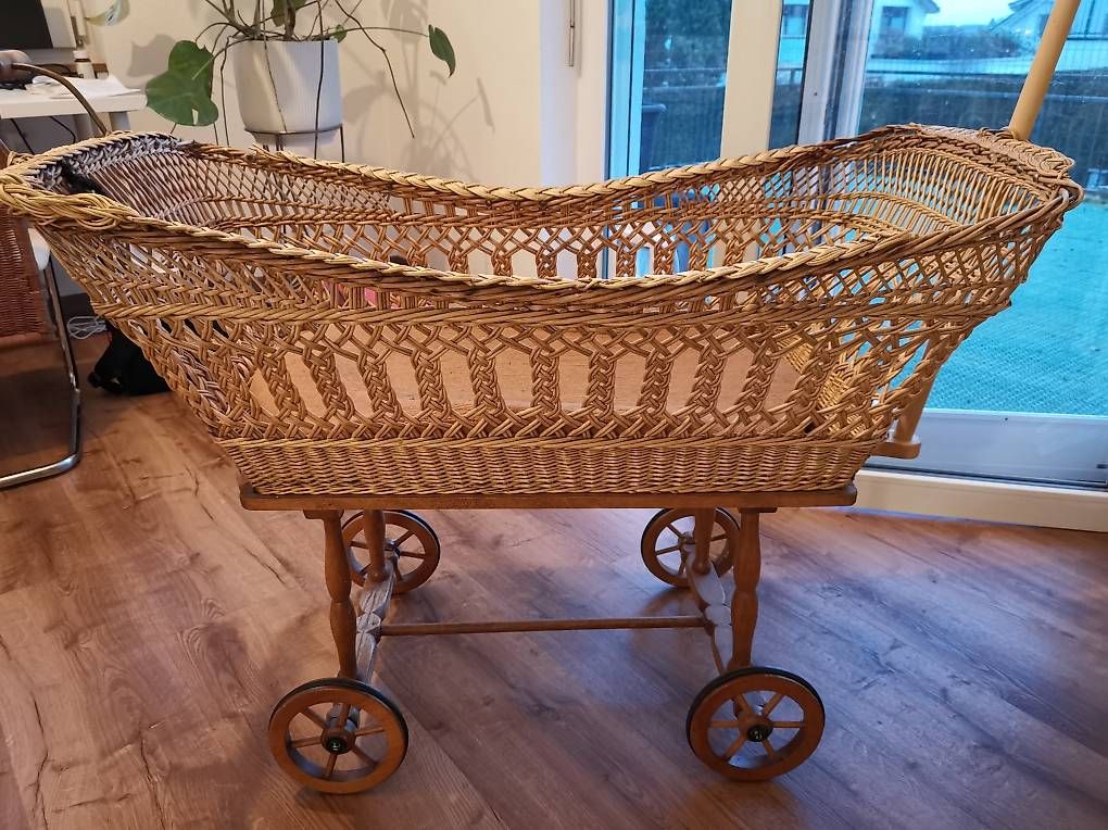 Culle: Stubenwagen Antik – Usato da Eschenz venduto da byron_bay 1