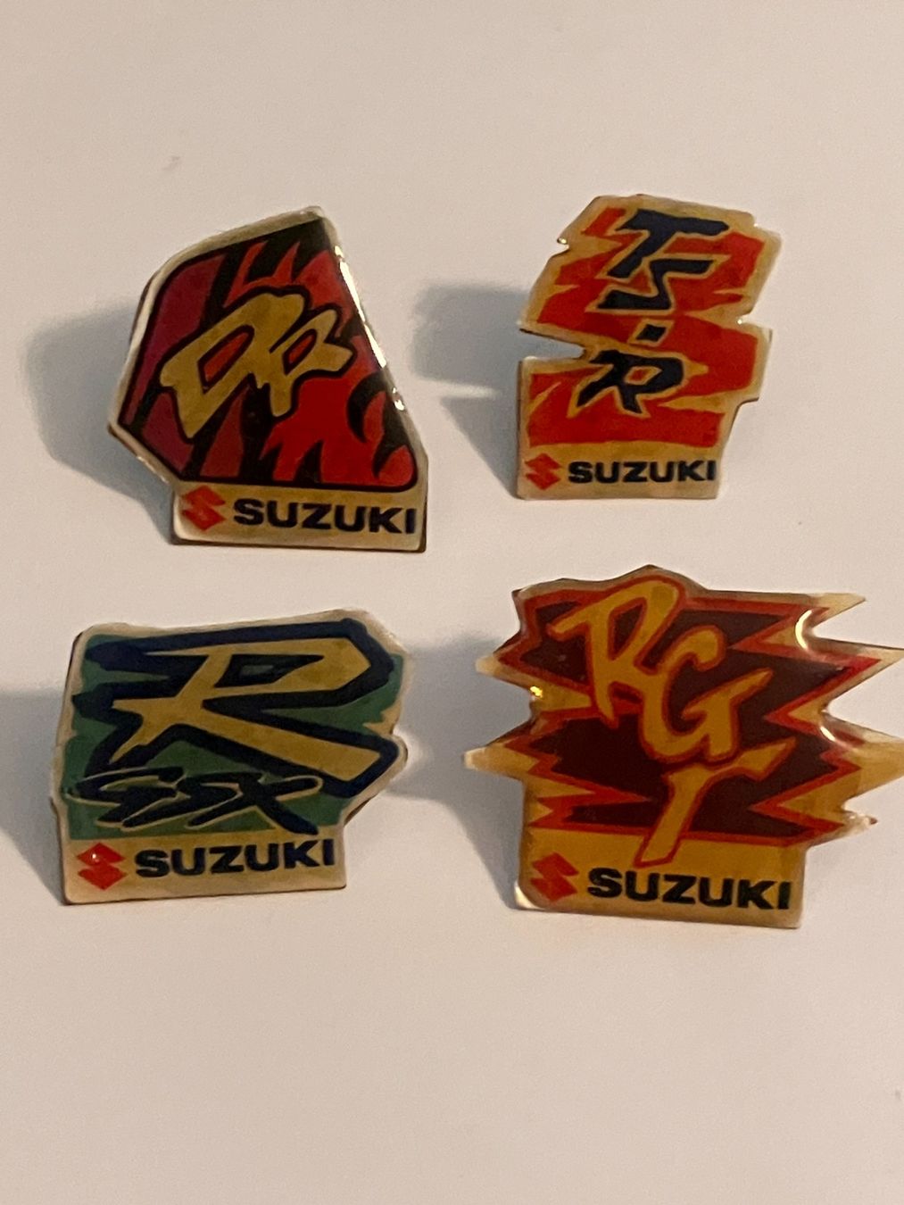 Placchette & Badge: 4 Pin Suzuki – Usato da Basel venduto da djwwpp