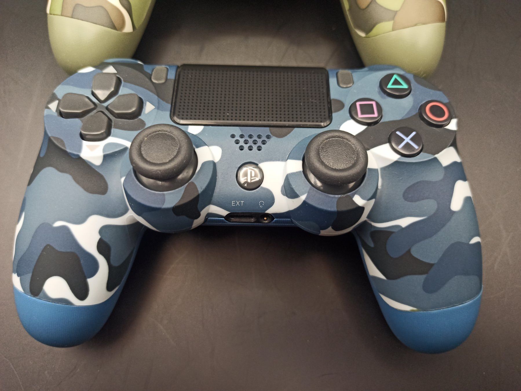 Controller: 2 x Original Controller Sony PS4 Wireless DualShock 4 CAMO – Usato da Oberweningen venduto da mar_87mx 3
