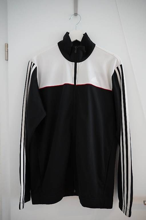 Vestes: Adidas Trainerjacke weiss/schwarz – D'occasion à Hindelbank par sarahcw