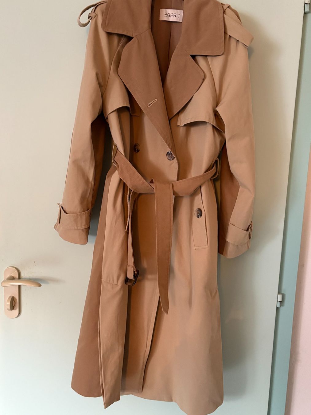 Esprit Cappotti: Trench-coat ESPRIT bicolore beige, mi-saison – Usato da Cudrefin venduto da esylram 1