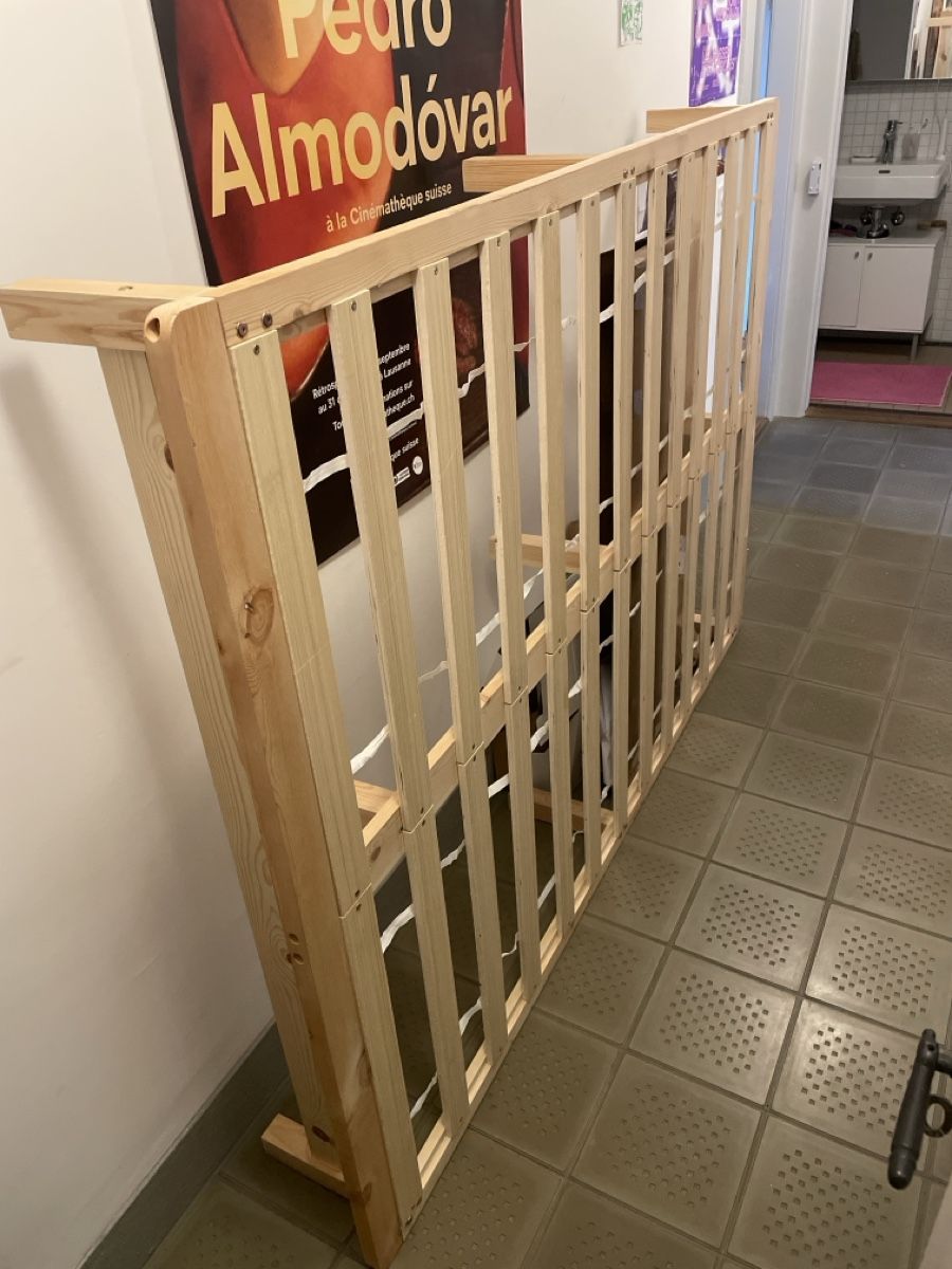 Betten: Holzbett 140x200 – Neu (gemäss Beschreibung) aus Bern von PlausibleTendenz 3