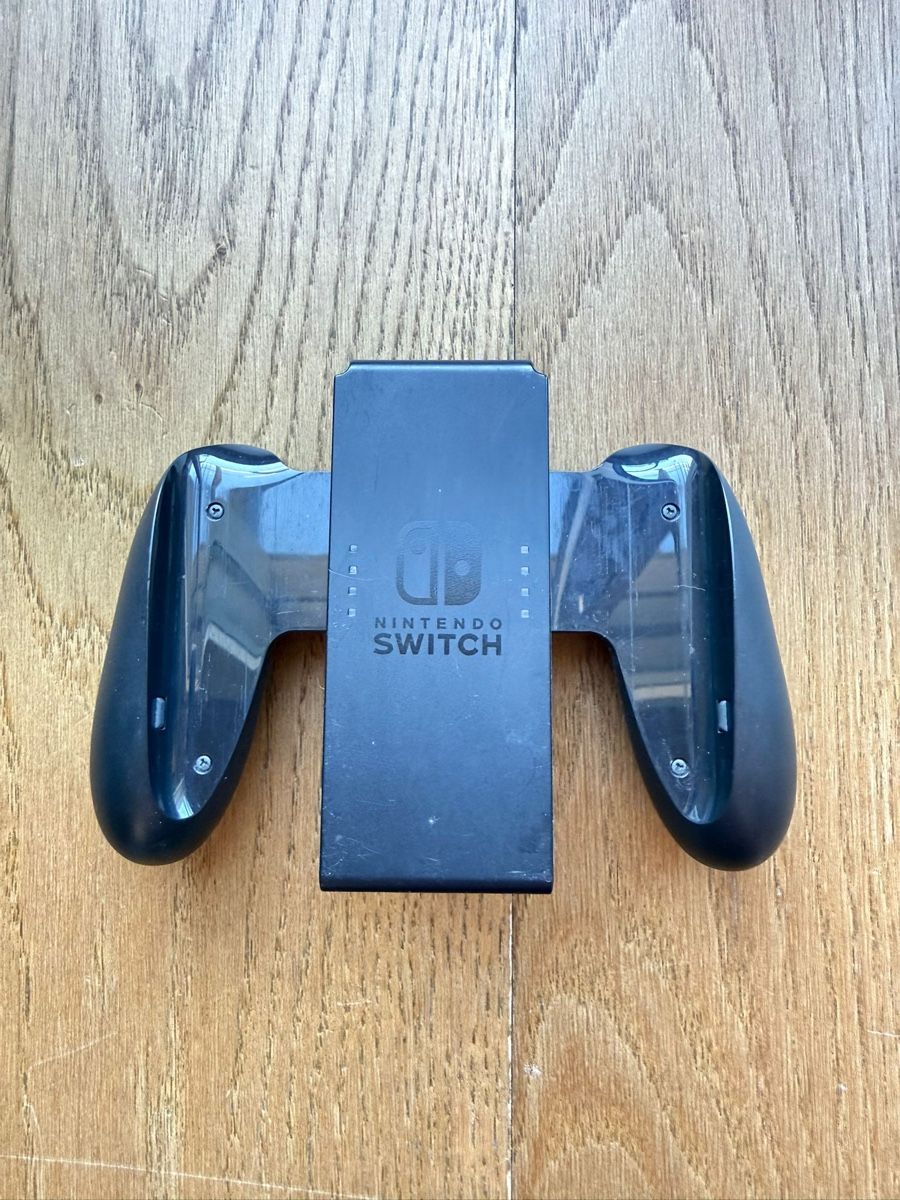 Nintendo Controller: Joycon-Halterung / Nintendo Switch – Usato da Läufelfingen venduto da Seraphim13