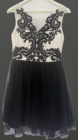 Lipsy London Kleid, Gr. 36, schwarz/weiss, Top Zustand