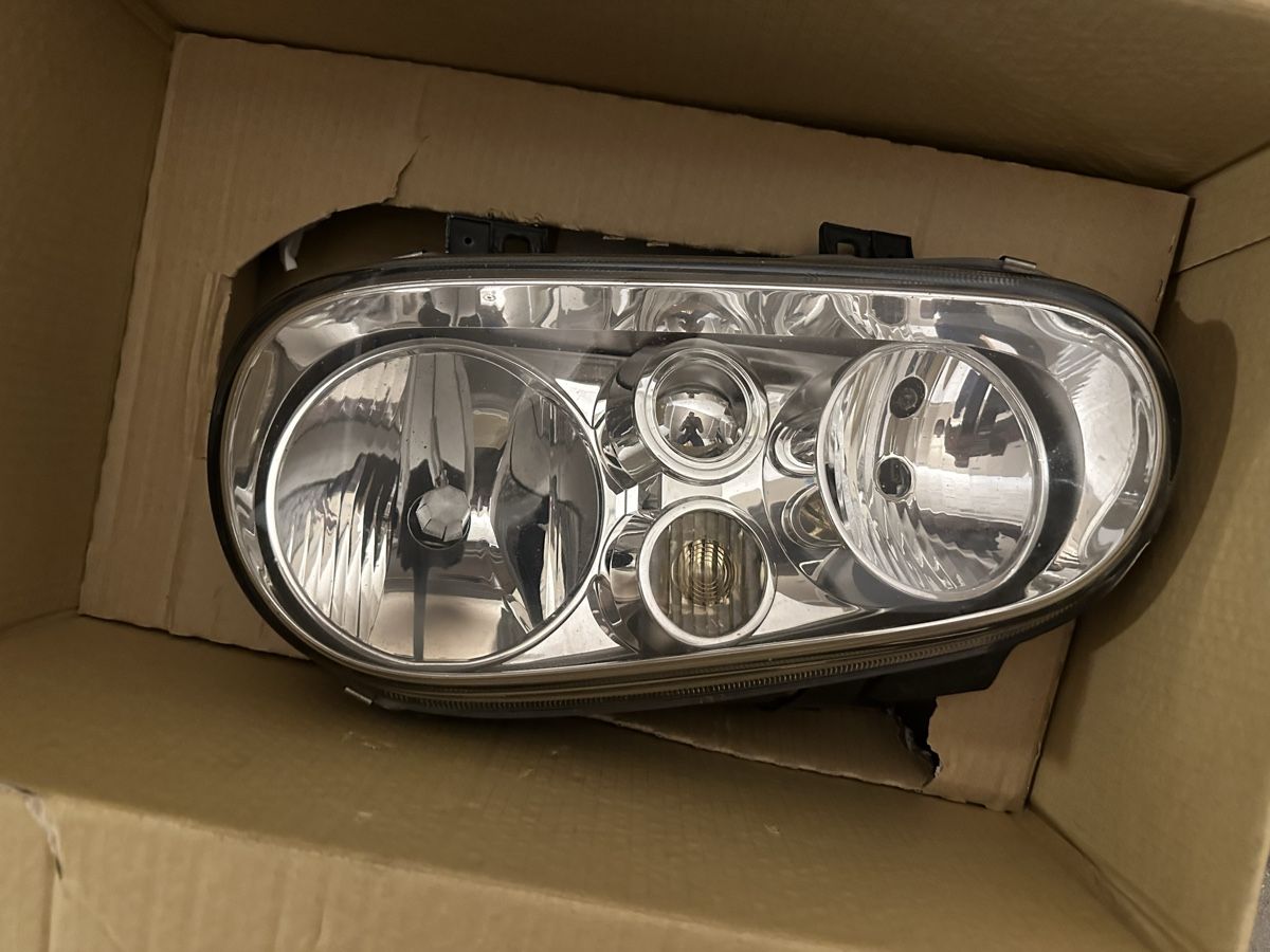 VW Fari: Scheinwerfer Golf 4 – Usato da Emmenbrücke venduto da Timo22. 1