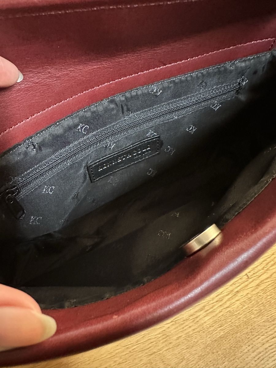Taschen für Damen: KENNETH COLE Handtasche, bordeauxrot, Echtleder – Gebraucht aus Siebnen von brocki.bebie 3
