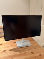 Dell UltraSharp 24 Monitor - With Support
