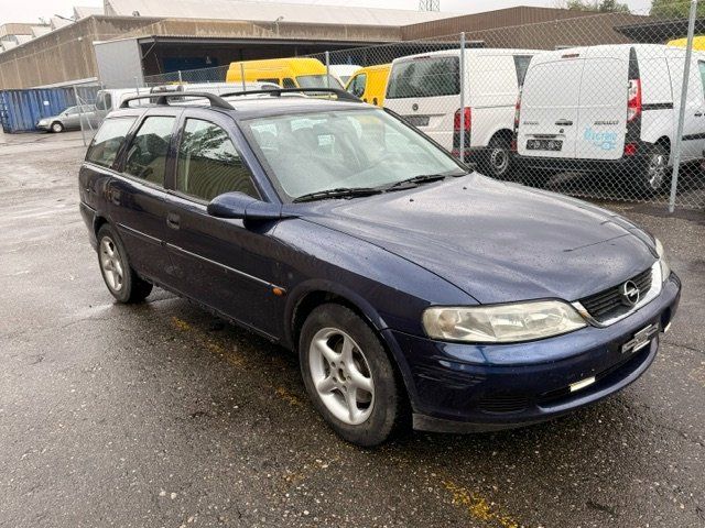 Opel Automobili: Opel Vectra B18 Kombi – Usato da Studen BE venduto da kuk68 1