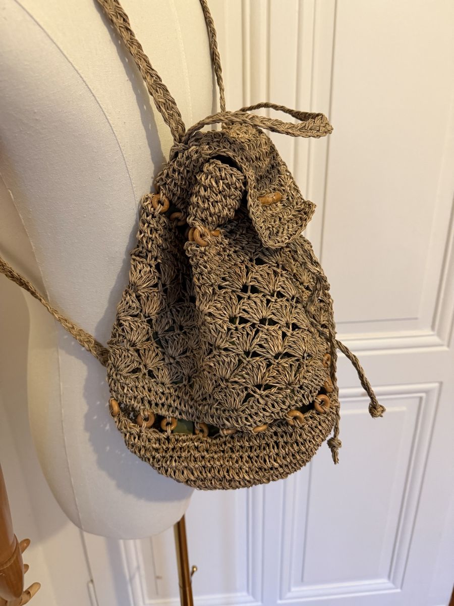 Rucksäcke: Summer Ready: Straw Backpack with Wooden Details! – Gebraucht aus Mies von nic_yk5d 1