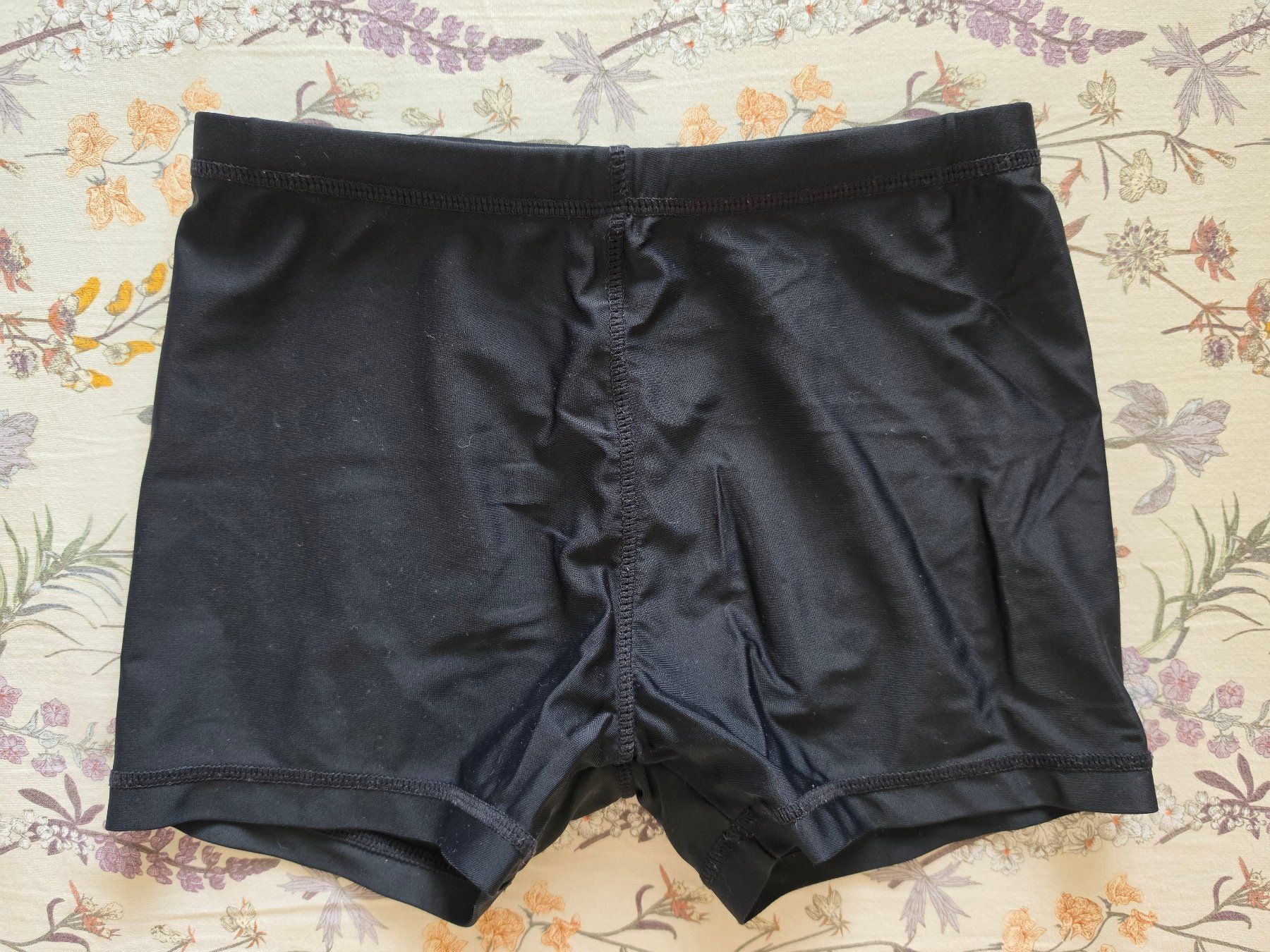 Next Badehosen: schwarze Badehose Gr. 134 – Neu (gemäss Beschreibung) aus Zürich von Pemberleys