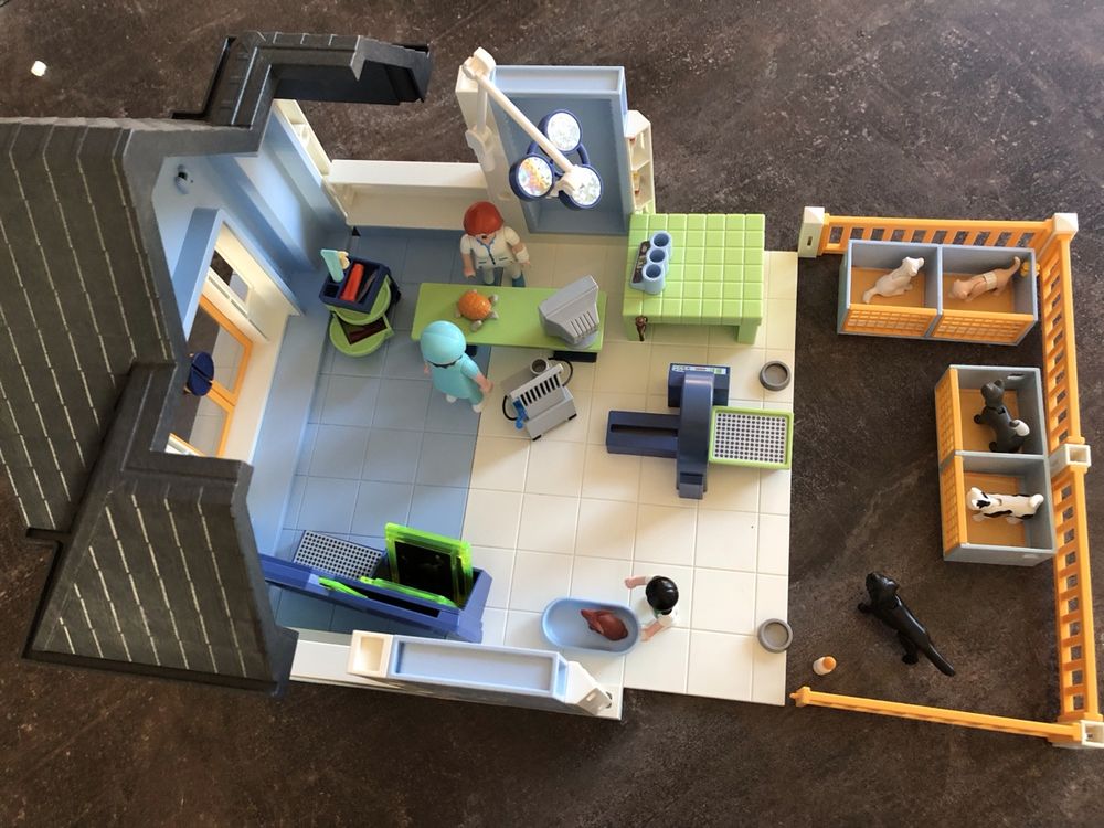 Playmobil Jouets: Playmobil,noch gut,kleintierklinik,nicht mehr alle teile – D'occasion à Subingen par Bea8 2