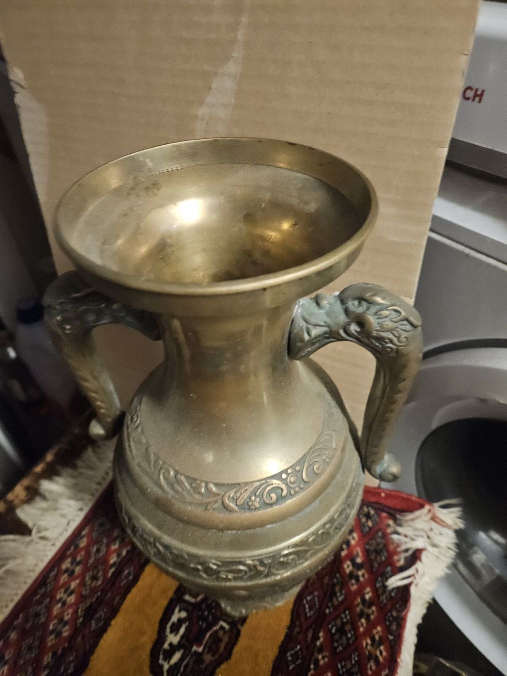 Skulpturen & Statuen: skulptur vase messing – Defekt aus Schwellbrunn von Omega-alpha 1