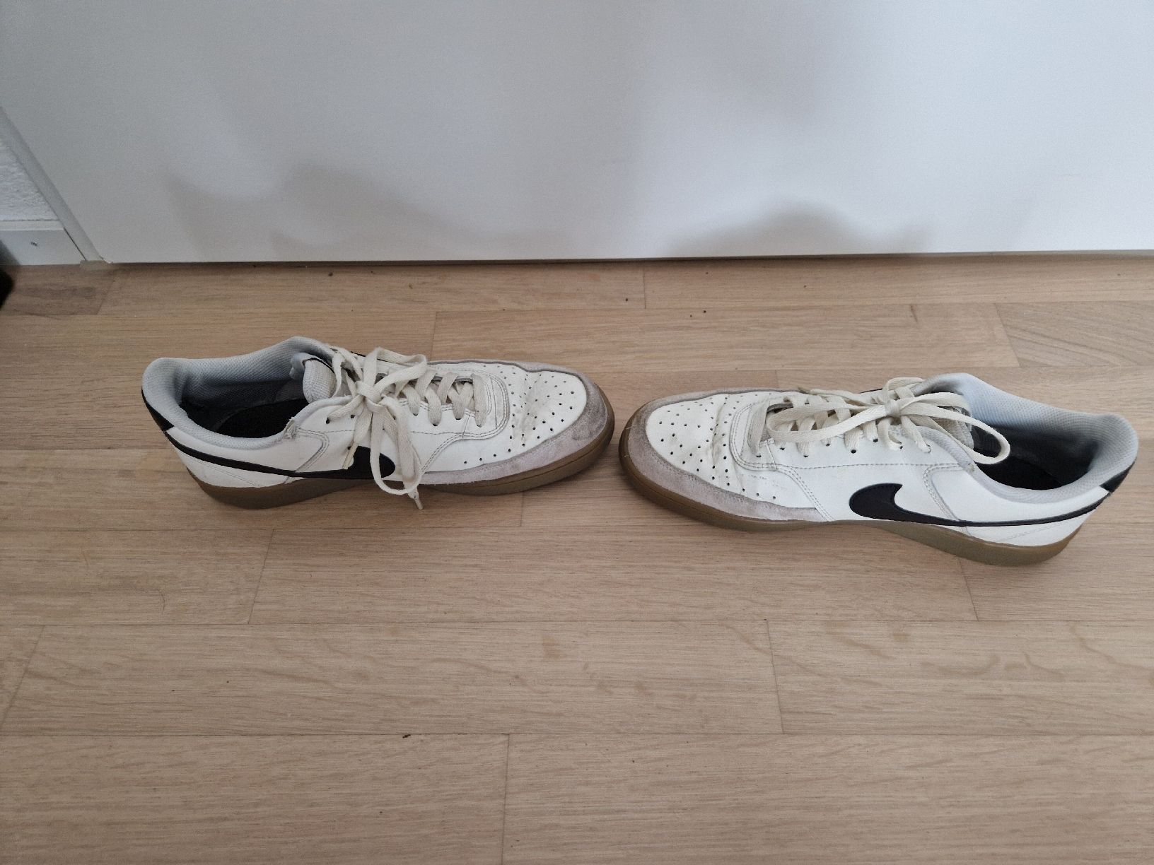 Nike Scarpe da uomo: Nike Sneaker Court Vision Low, Grösse 45 – Usato da Aesch BL venduto da Basilisk27 1