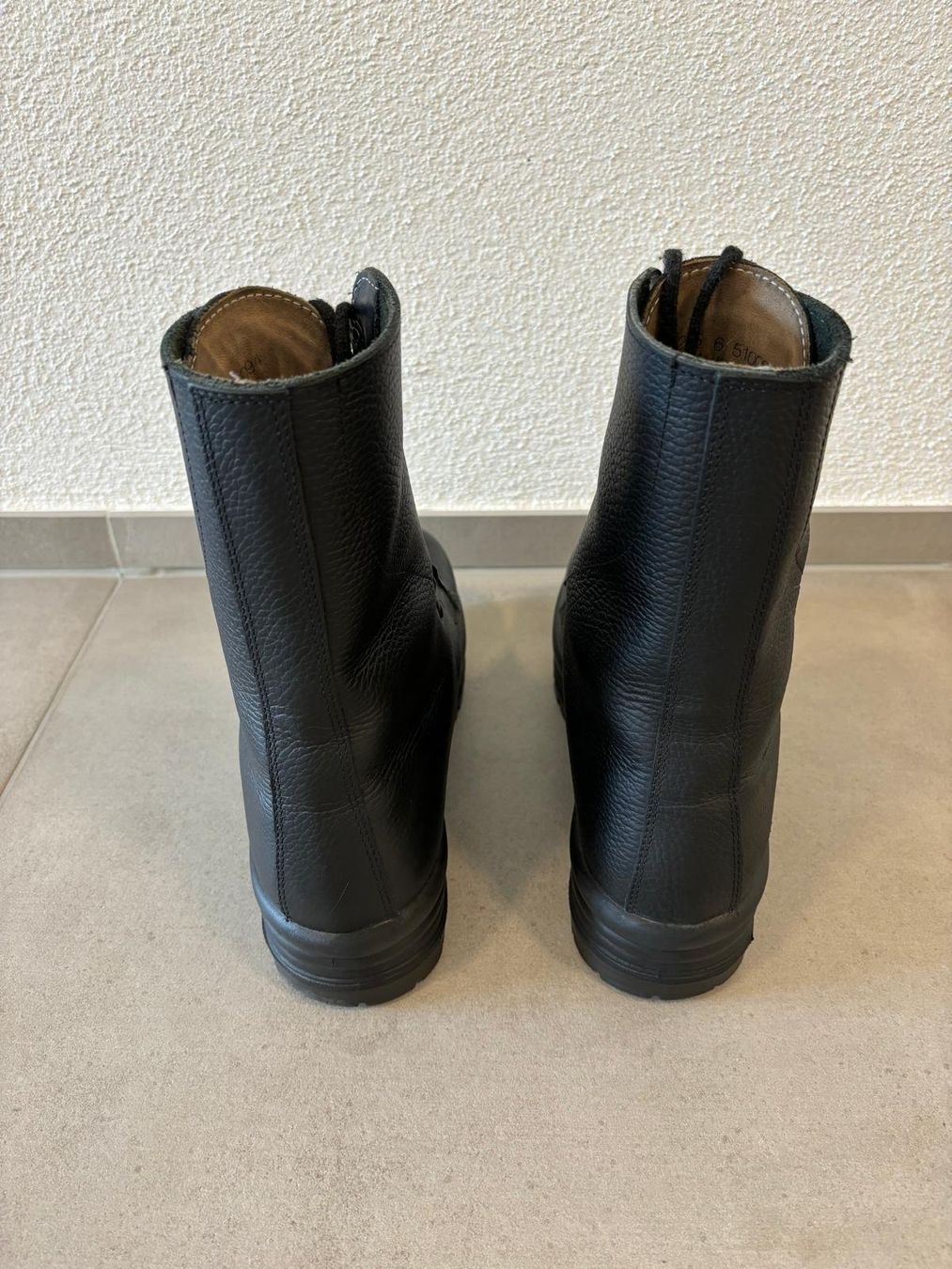 Herrenschuhe: Kampfstiefel, Vollleder, schwarz - Gr. 43.5 – Gebraucht aus Schindellegi von cocooning1 1