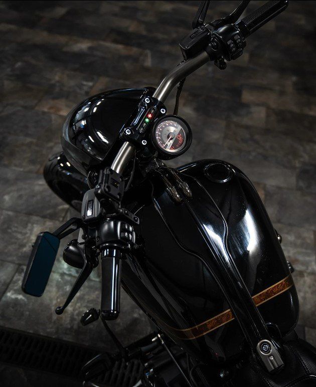 Harley-Davidson Altro: Harley Breakout Pro CVO - neuwertig, einzigartiger Sound – Usato da Ittigen venduto da alaindelon 5