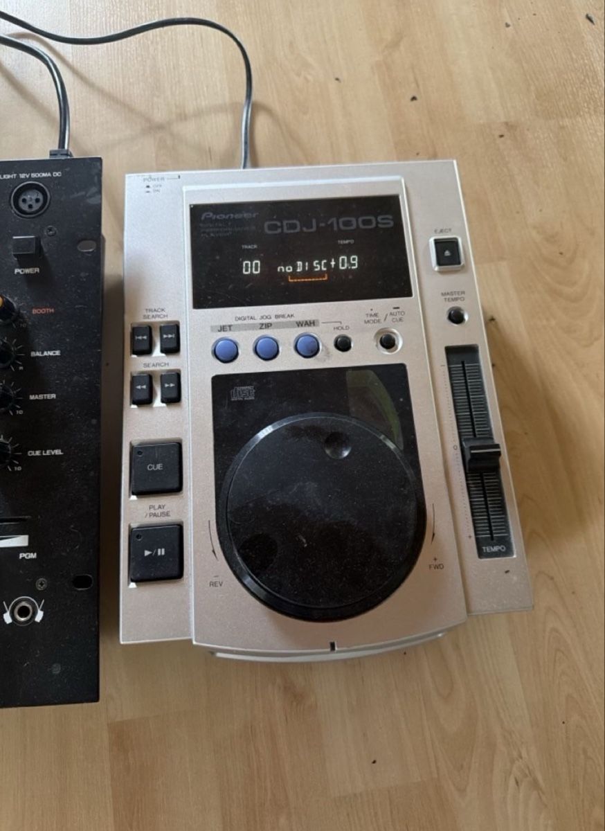 Mischpulte: Mischpult mit CD Playern komplett  – Gebraucht aus Murten von VWT25 1