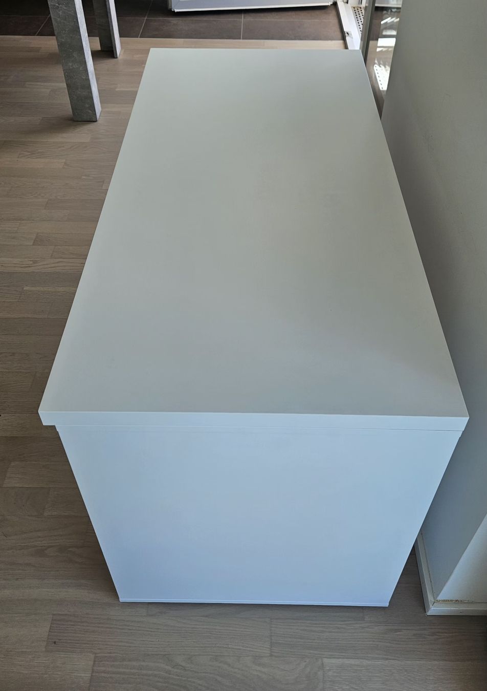 Scrivanie: Bureau blanc avec 5 tiroirs  – Nuovo (secondo la descrizione) da Lausanne venduto da ram_tw68 1