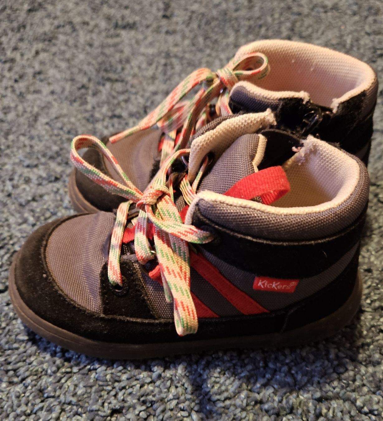 Scarpe per ragazzi: Suede Kickers Kids Shoes EU23 – Usato da Dübendorf venduto da Danas_Corner 2