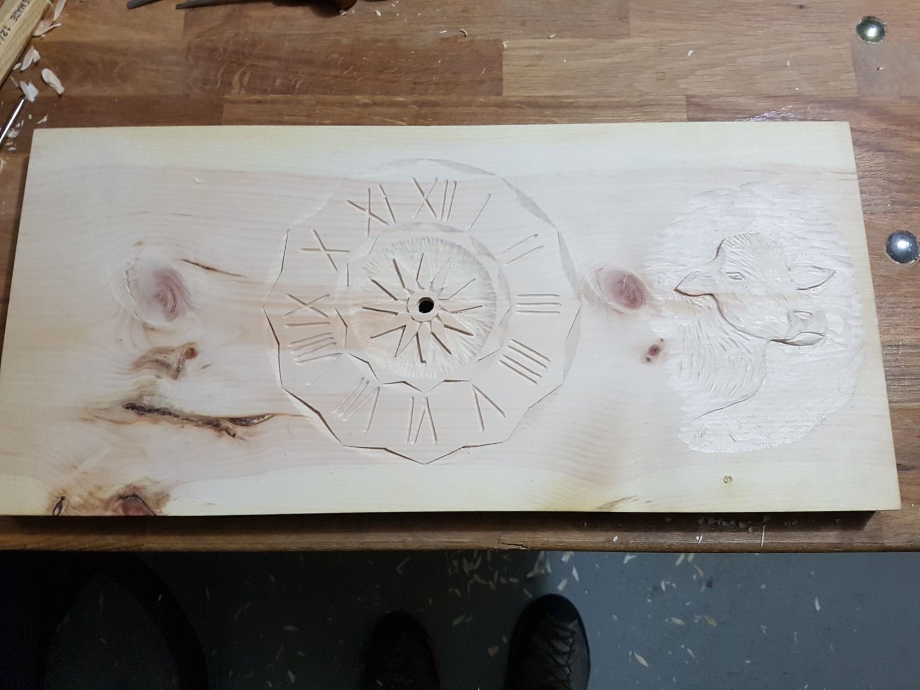 Articoli in legno: Uhr geschnitzt/arvenholz – Nuovo (secondo la descrizione) da Siebnen venduto da Holzwork75
