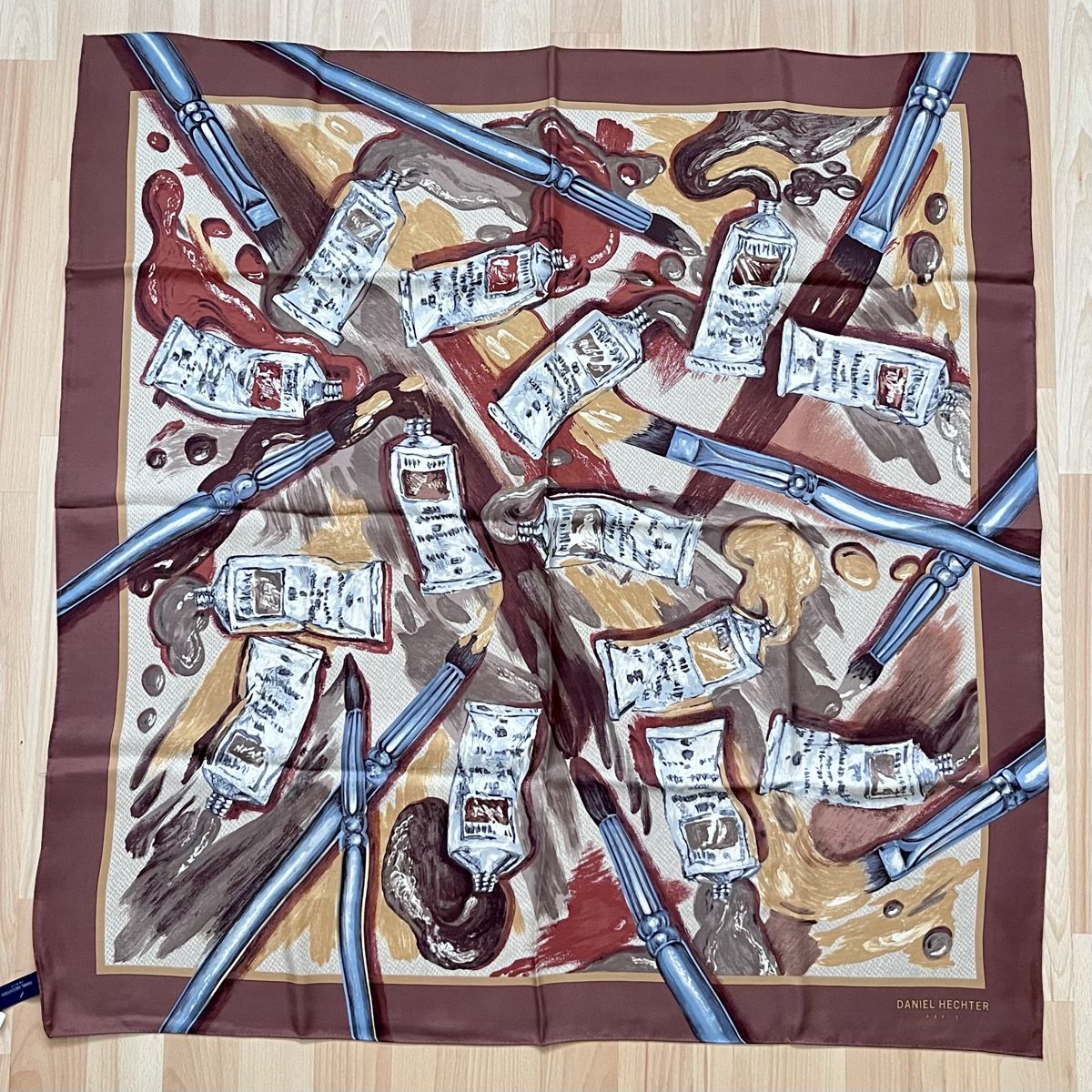 Foulards & écharpes: Carré de soie vintage Daniel Hechter – Neuf (Voir description) à Vuisternens-devant-Romont par ribouldog
