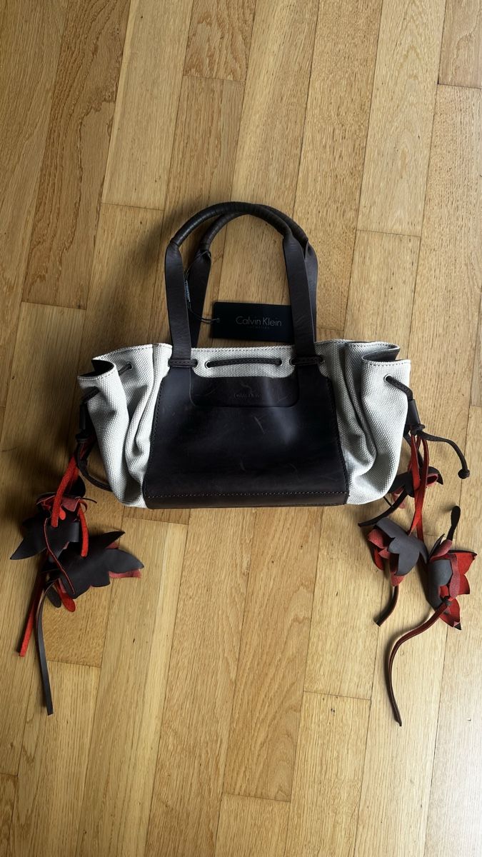 Calvin Klein Borse da donna: Calvin Klein Collection Leather & Canvas Bag  – Nuovo (secondo la descrizione) da Luzern venduto da ida_hv2y