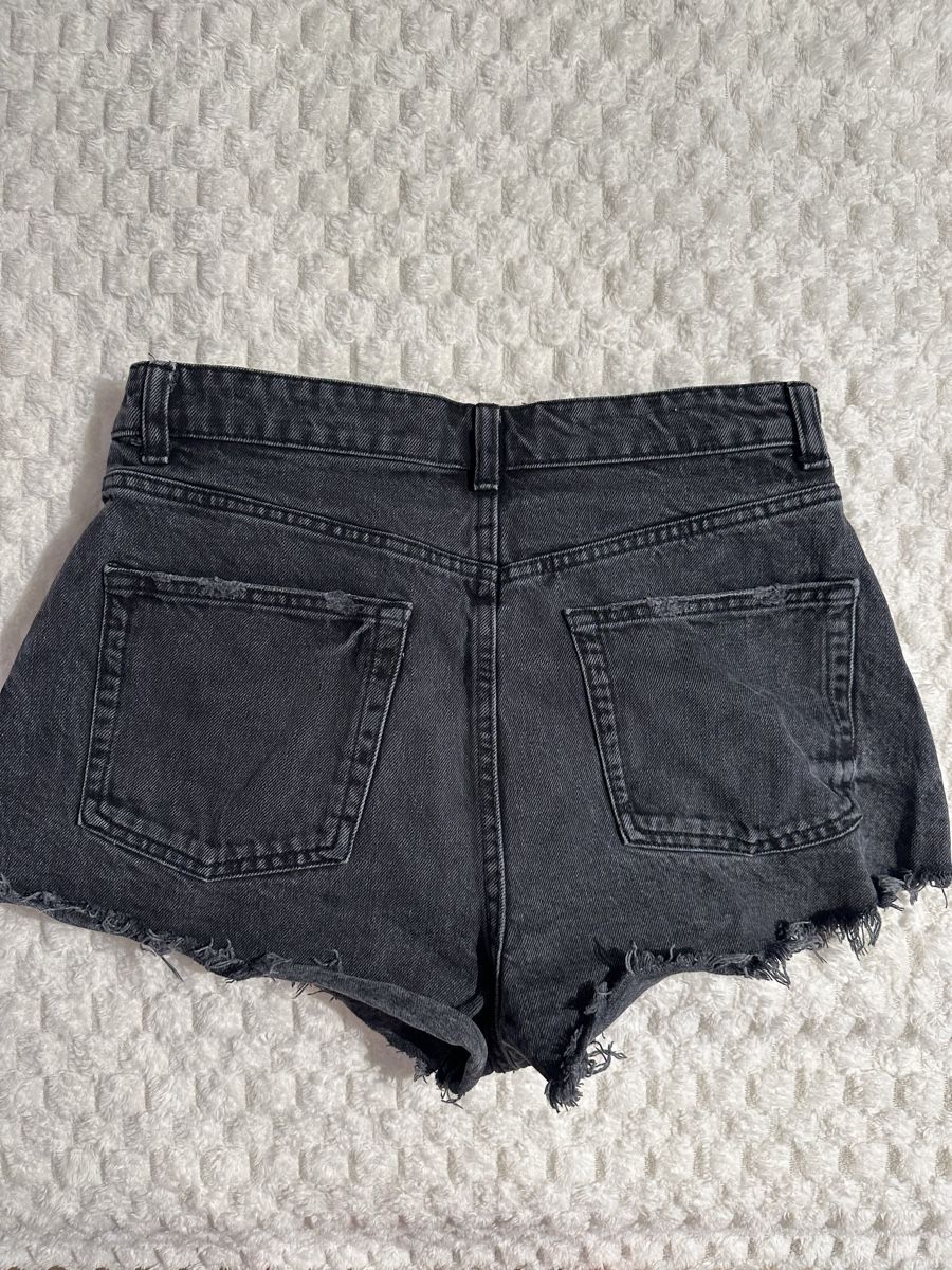 Zara Pantaloni: Zara kurze Hose – Usato da Remigen venduto da ana_no