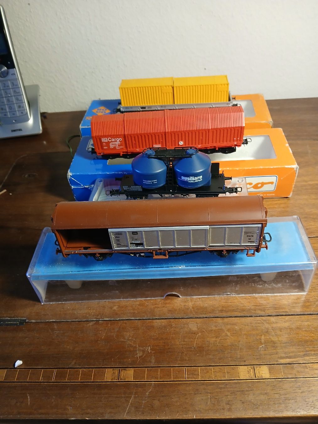 Roco Modelleisenbahnen: 2 Roco und 2 Electrotren Güterwagen – Gebraucht aus Luterbach von trixexpresso