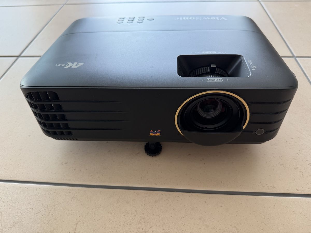Viewsonic Proiettori: Projecteur 4K Viewsonic PX728-4K – Usato da Sion venduto da Blackwidow86