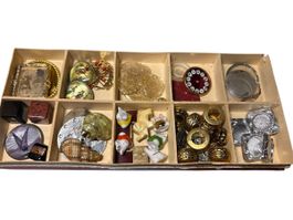 Bastelkiste mit diversen Miniaturen , Vintage Style